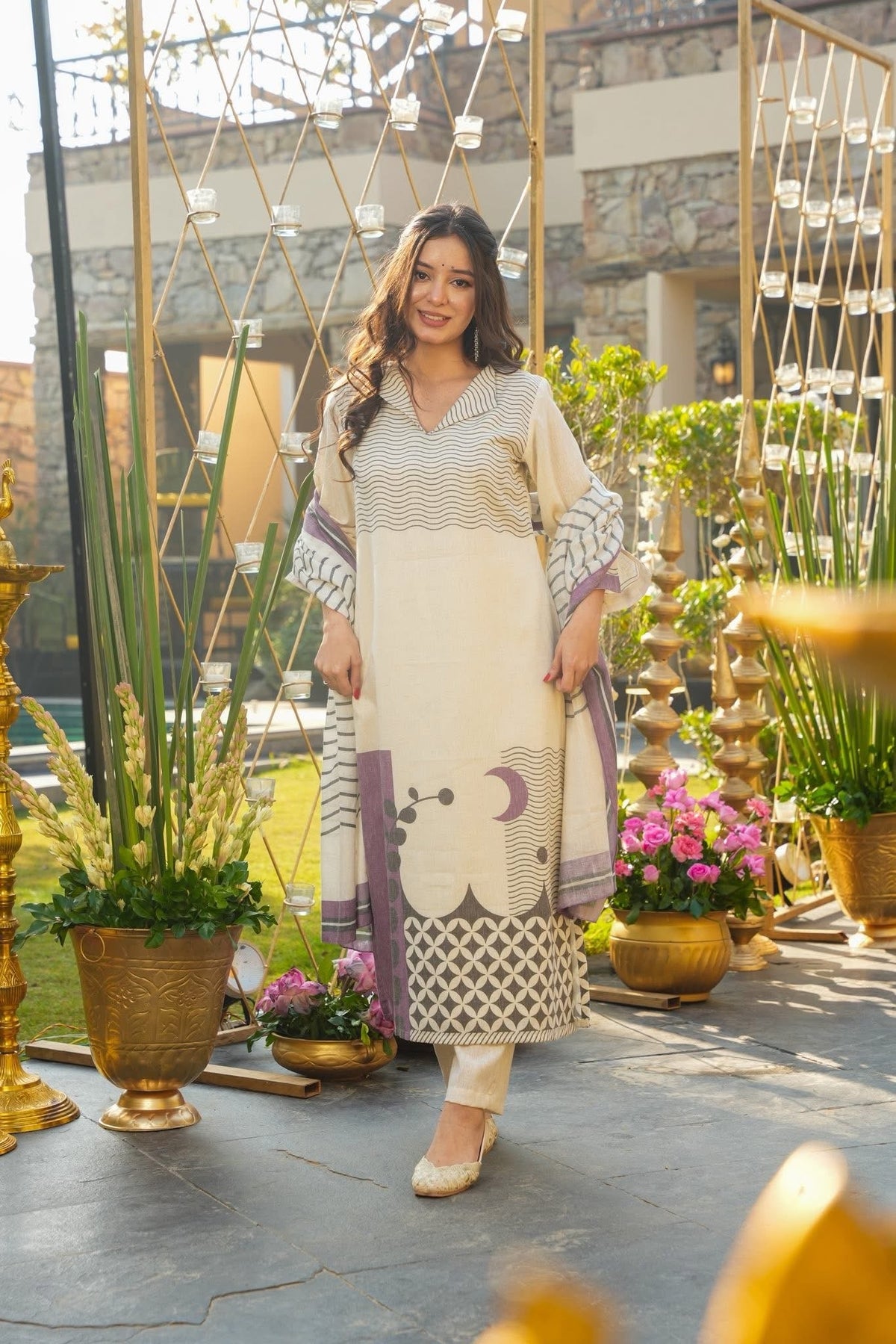 Cream Muslin Printed Kurta Set With Gadhwal Bottom Dupatta